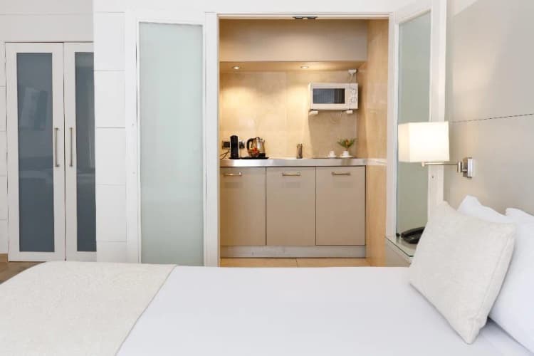 APARTMENT CAPACITY 1 Room, Aparthotel Mariano Cubi, Barcelona