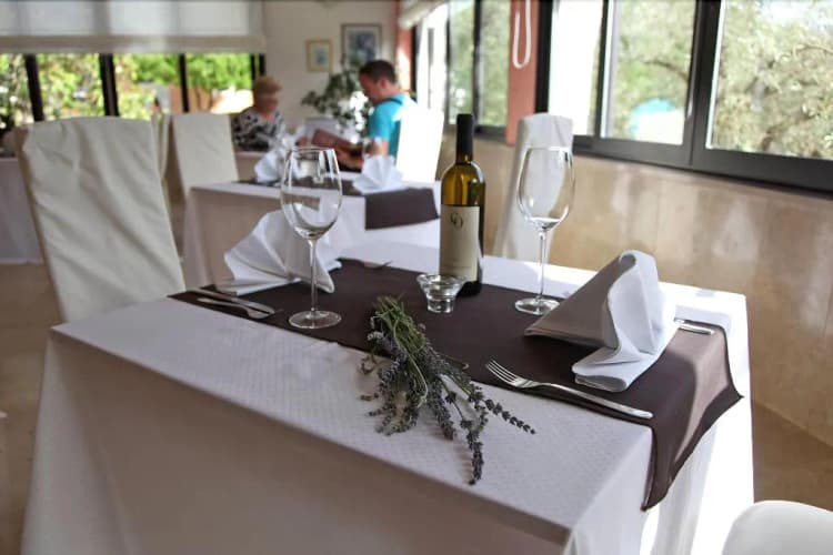 Bar, Carmen, Istria
