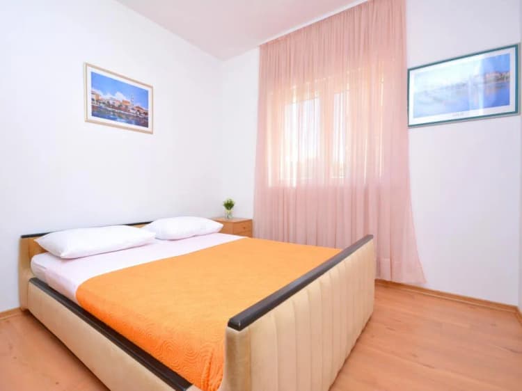 APARTMENT CAPACITY 4 Room, Apartments Elza, Split