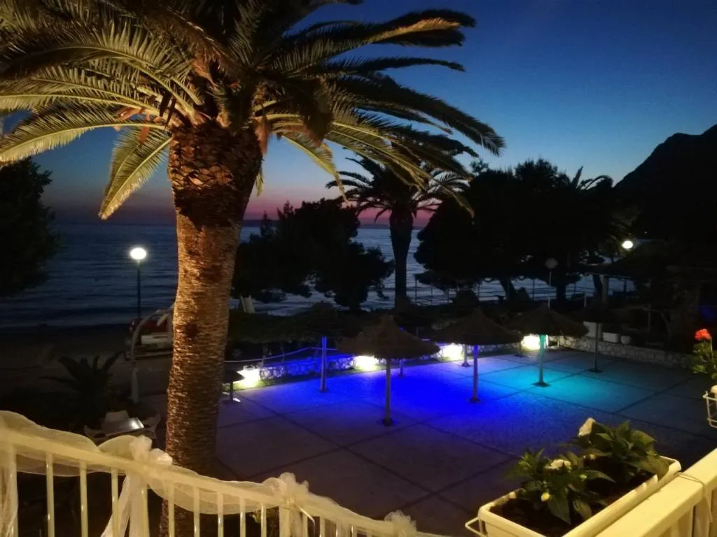 Bar, Laguna, Split