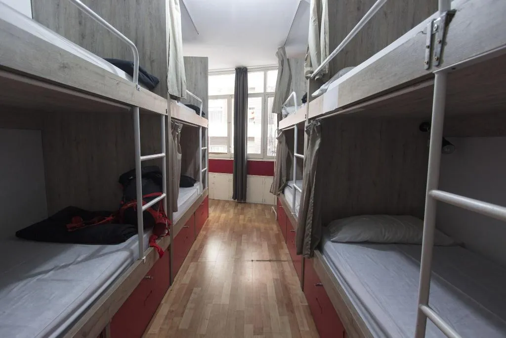 DOUBLE ONE BED Room, Break N Bed Hostel, Barcelona