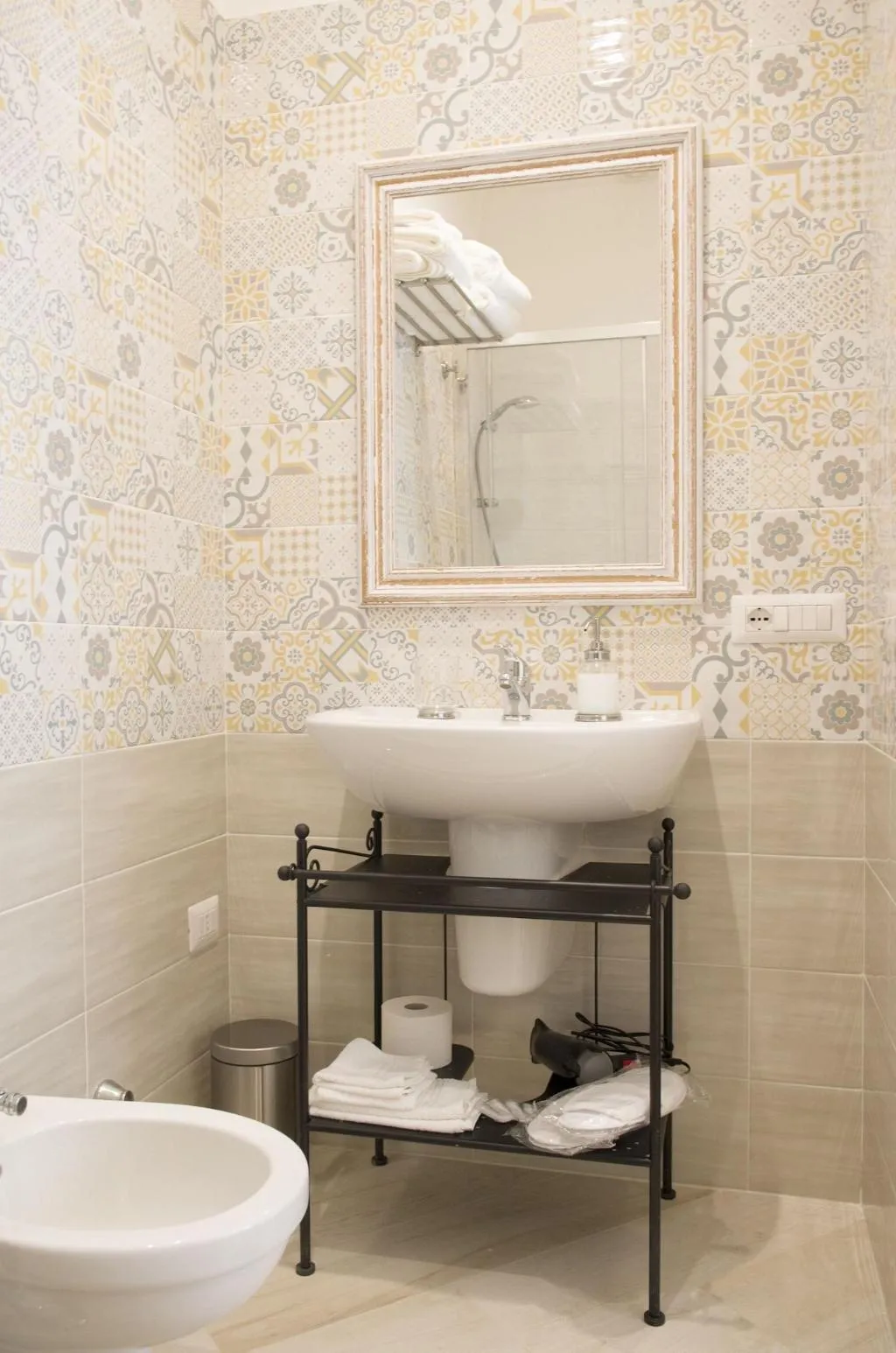 DOUBLE SUPERIOR Room, Palazzo Spasiano, Naples
