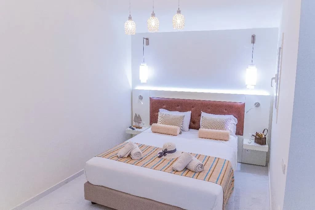 APARTMENT CAPACITY 3 Room, Camelot Royal Beds by Estia, Crete