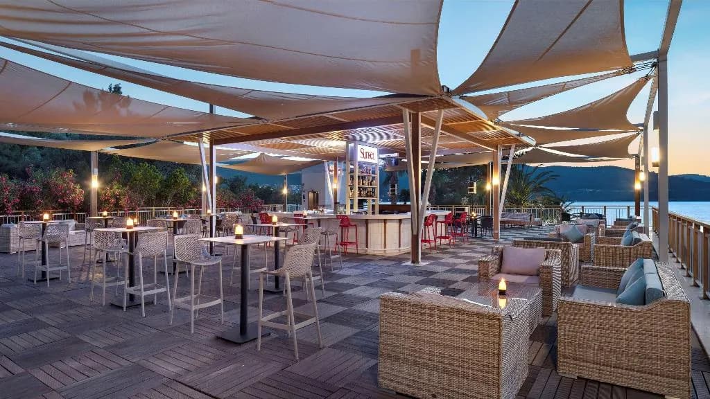 Bar, DoubleTree By Hilton Bodrum Isıl Club Resort, Bodrum