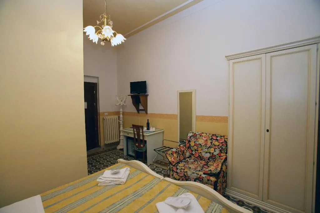 DOUBLE CLASSIC Room, Desiree, Florence