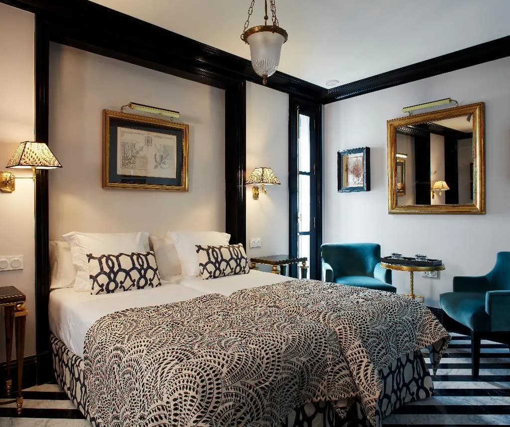 DOUBLE DELUXE ONE BED Room, Triana House, Seville