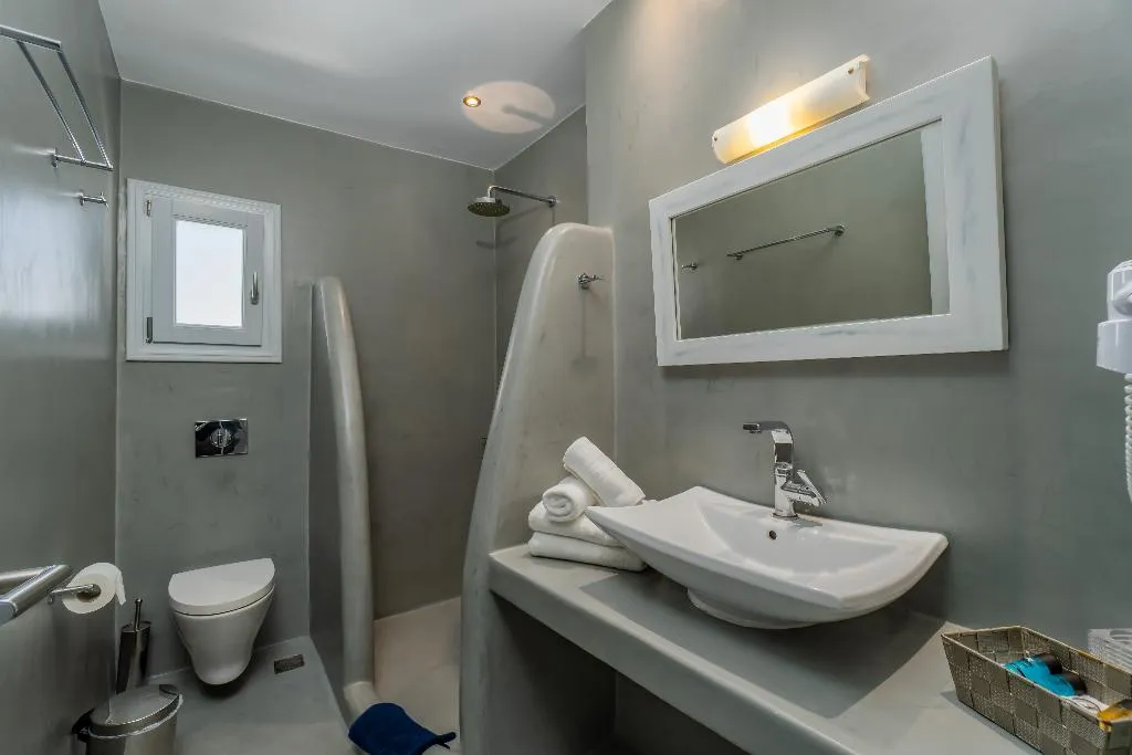 Double or Twin DELUXE Room, Central Fira Hotel, Santorini