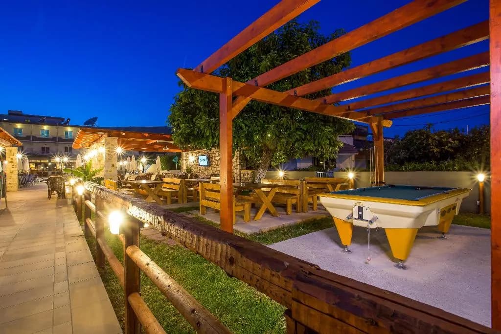 Bar, Georgia Apartments, Rhodes
