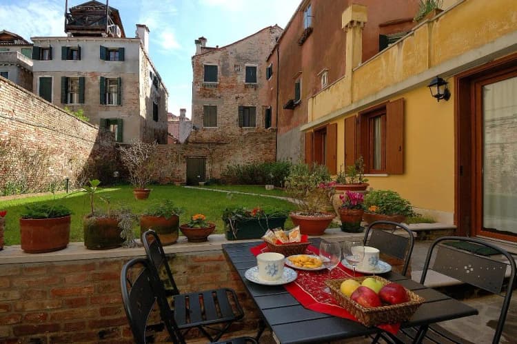 General view, Corte Nova, Venice