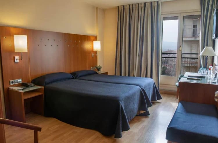 DOUBLE SINGLE USE QUEEN SIZE BED Room, J. Balmes, Costa Brava