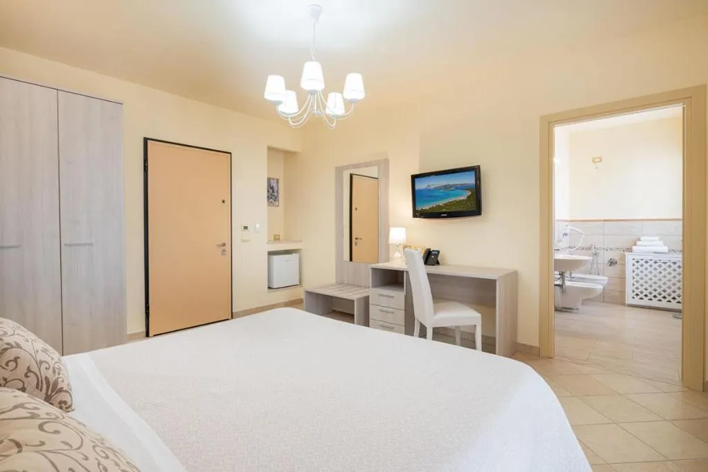 DOUBLE CLASSIC Room, Hotel Regina Elena, Olbia