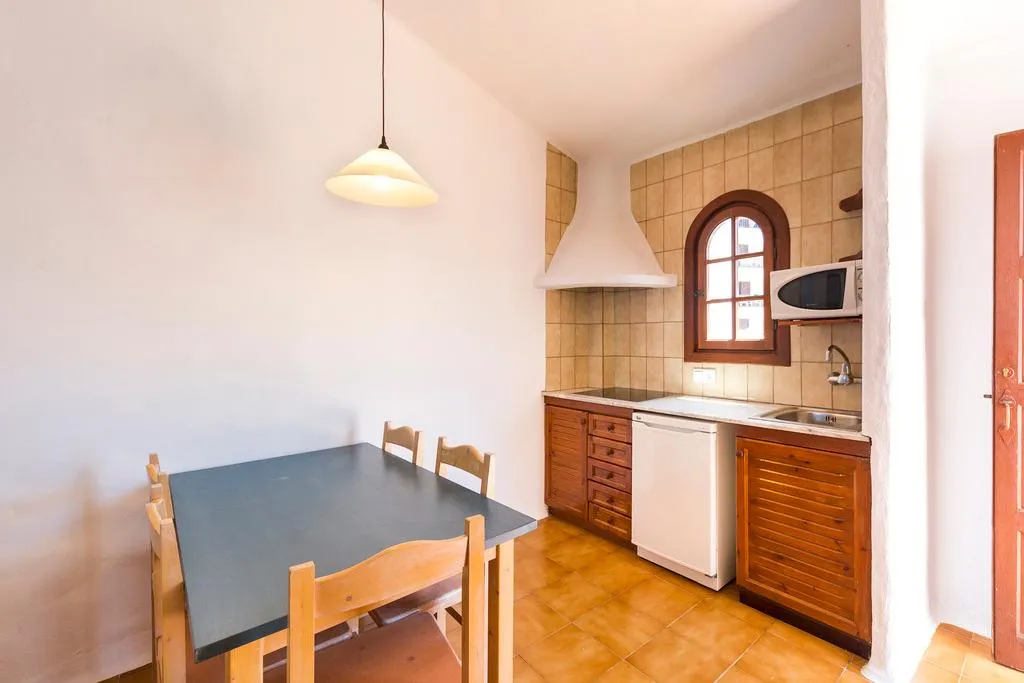 APARTMENT CAPACITY 5 THREE BEDROOM Room, Comitas Tramontana Park, Menorca
