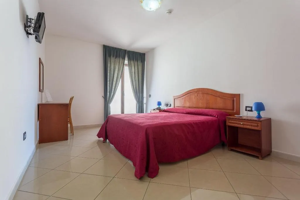 General view, Hotel Plaza, Naples