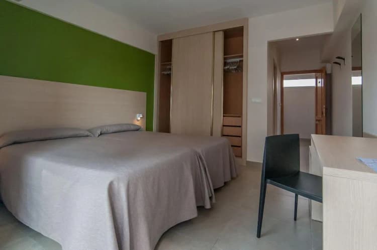 Double or Twin CAPACITY 2 Room, San Luis, Valencia