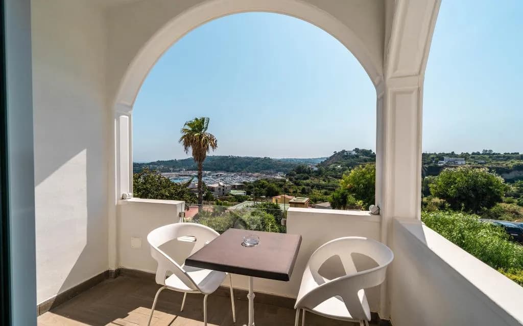 DOUBLE SUPERIOR Room, Il Gabbiano, Naples