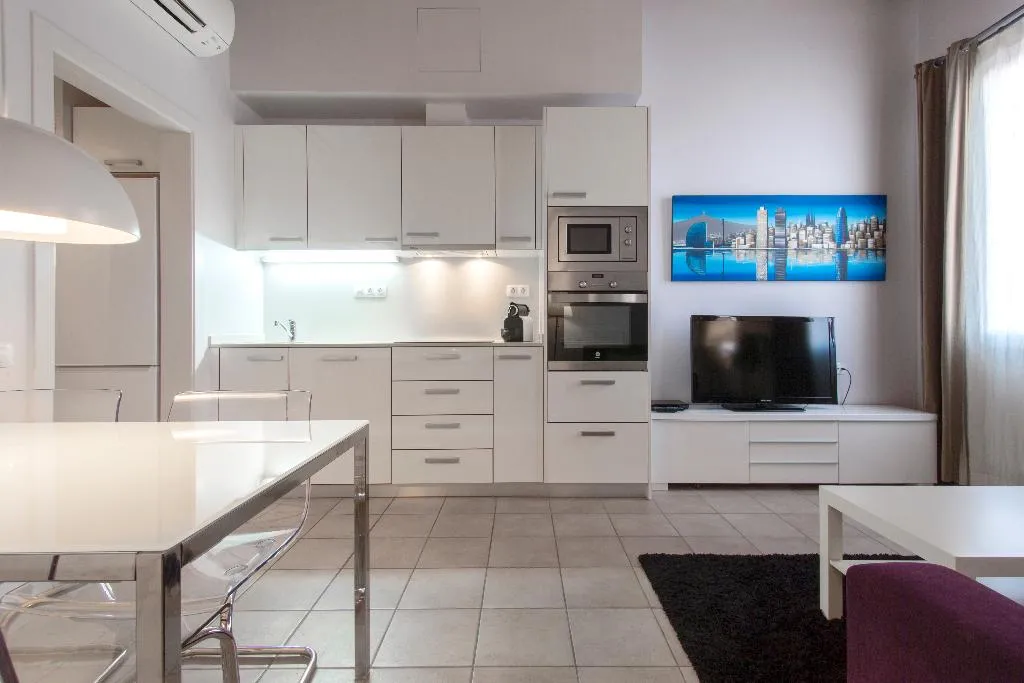 APARTMENT CAPACITY 2 TWO BEDROOMS Room, Dailyflats Barcelona Center, Barcelona