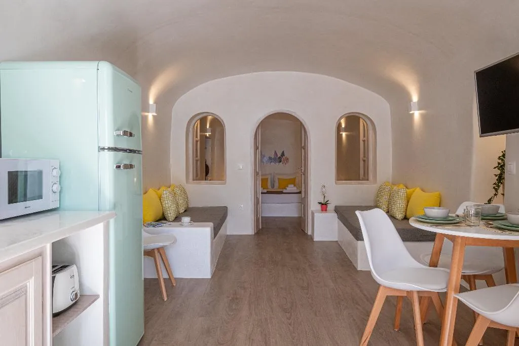 APARTMENT ONE BEDROOM ONE BATHROOM Room, White Orchid Cave House & Studio, Santorini
