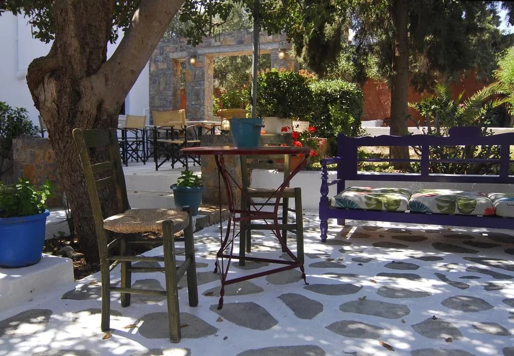 Bar, Lato, Crete
