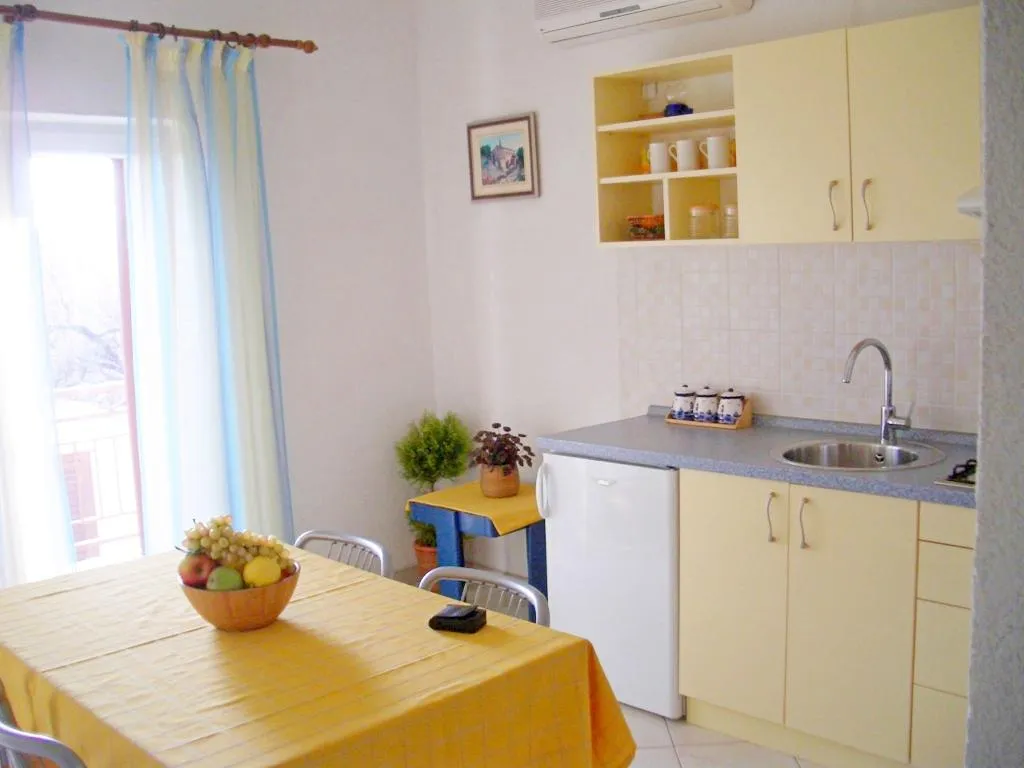 APARTMENT CAPACITY 2 Room, Olga, Split