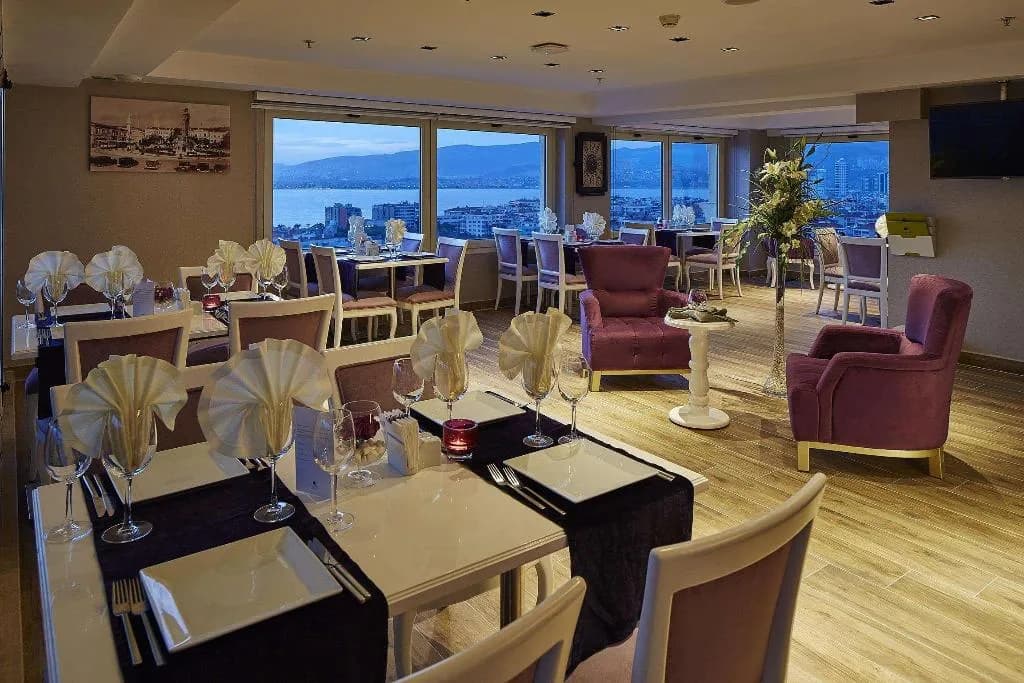 Bar, DoubleTree By Hilton Izmir Alsancak, Izmir