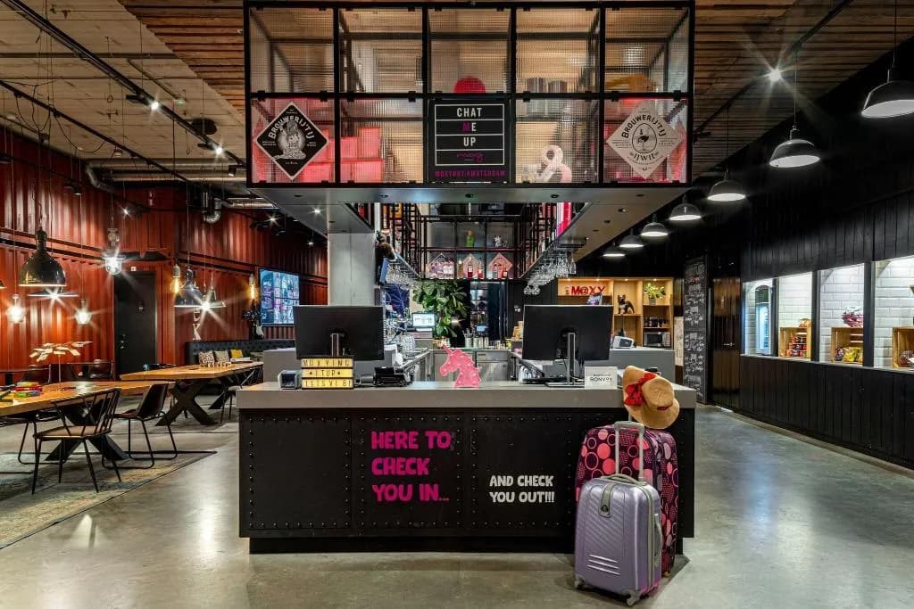 Bar, Moxy Amsterdam Houthavens, Amsterdam