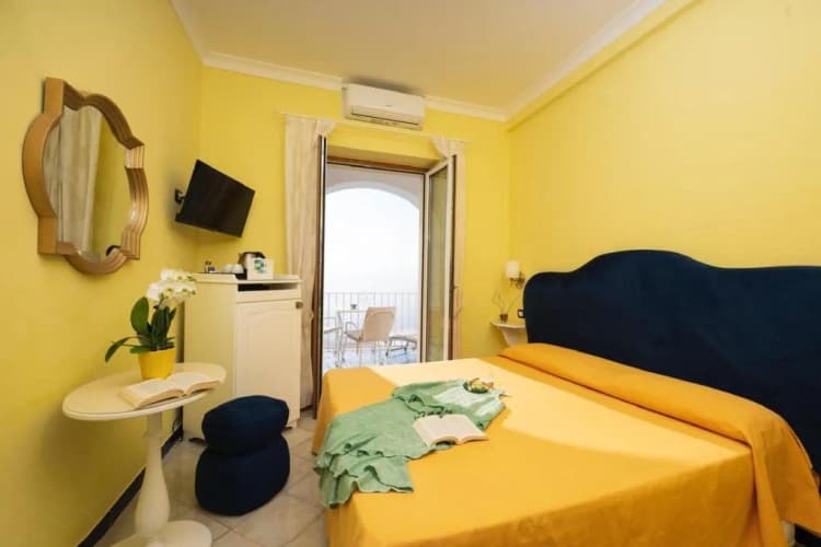 DOUBLE SEA VIEW Room, Palazzo Talamo, Naples