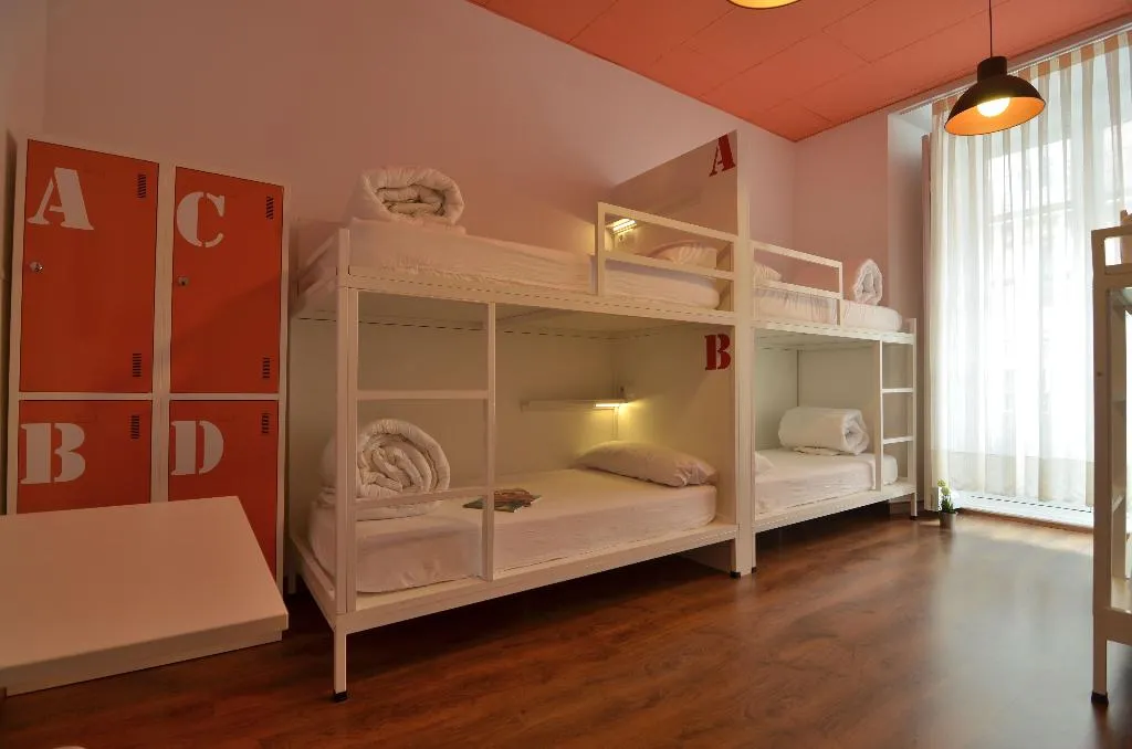 Bed in dormitory CAPACITY 6 Room, Far Home Atocha, Madrid