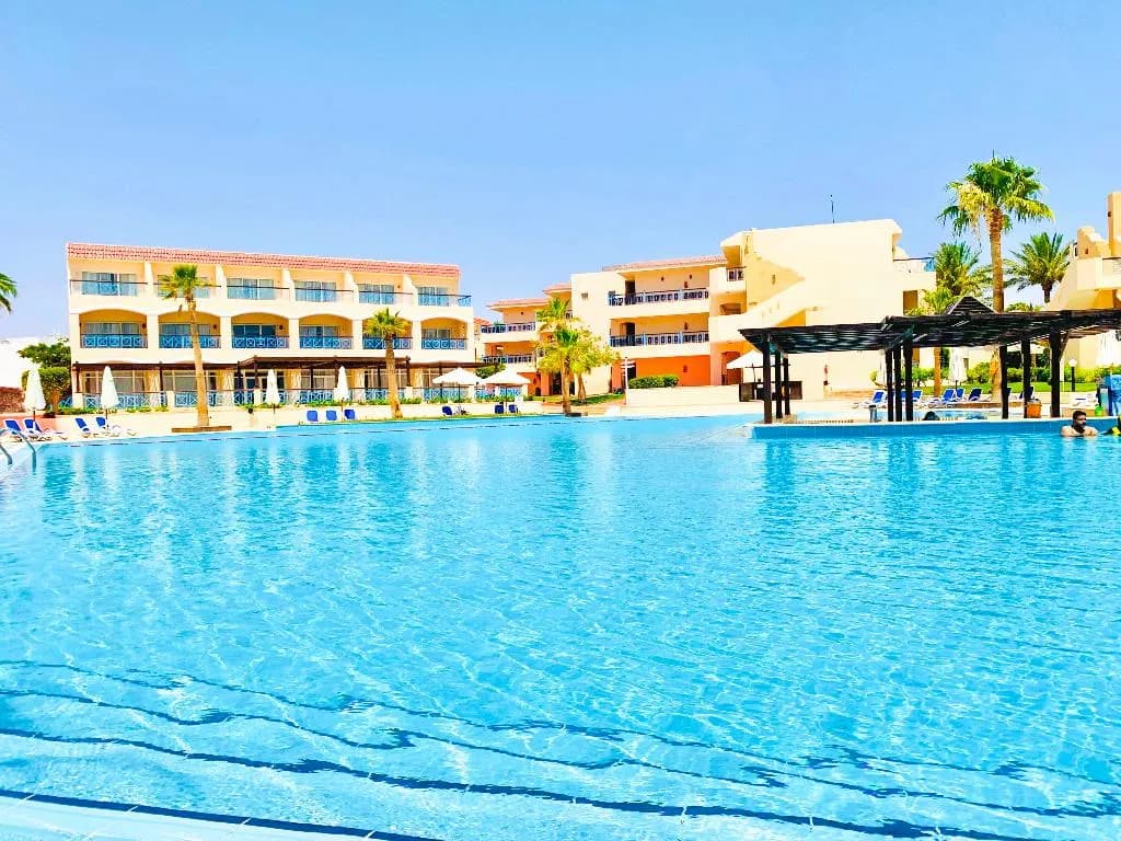 Bar, Ivy Cyrene Island Aquapark Resort, Red Sea Riviera