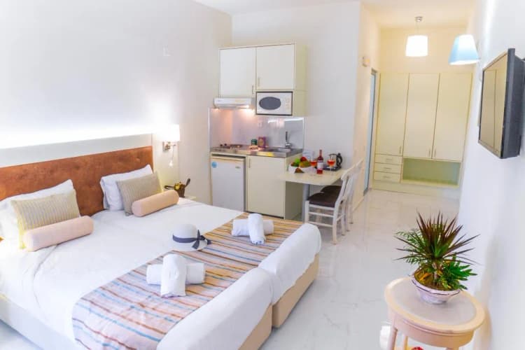 APARTMENT CAPACITY 3 Room, Camelot Royal Beds by Estia, Crete