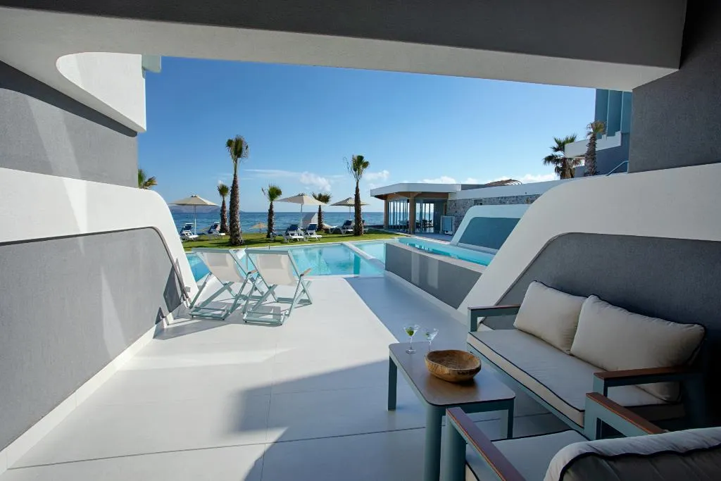 BUNGALOW WITH PRIVATE POOL Room, Arina Beach Resort, Crete