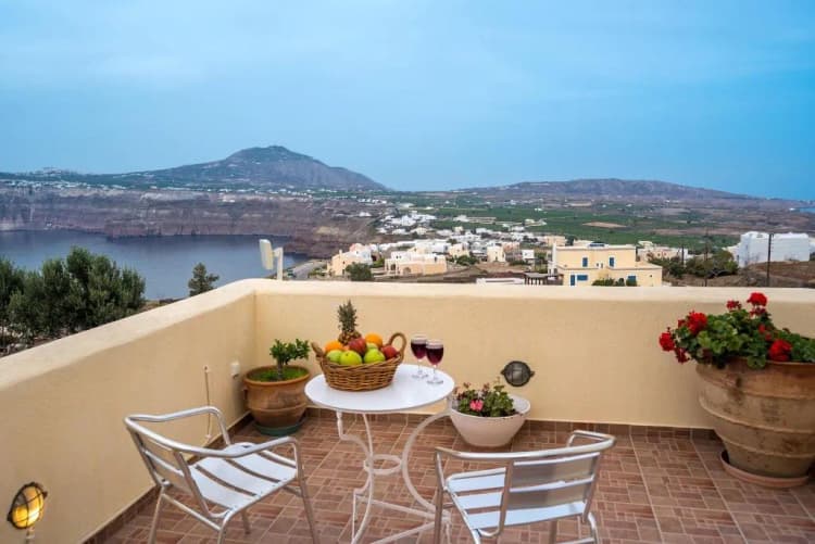 General view, Villa Galinia, Santorini