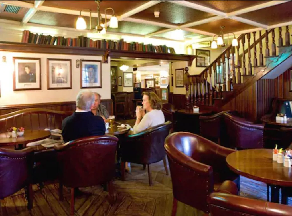 Bar, The Lansdowne Hotel, Dublin