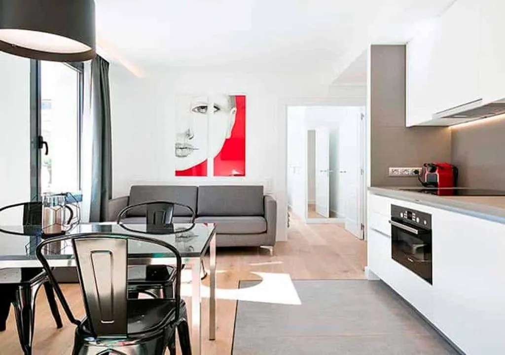 APARTMENT DELUXE WITH TERRACE Room, Murmuri Residence Mercader, Barcelona