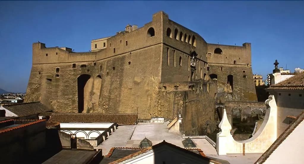 General view, B&B 248, Naples