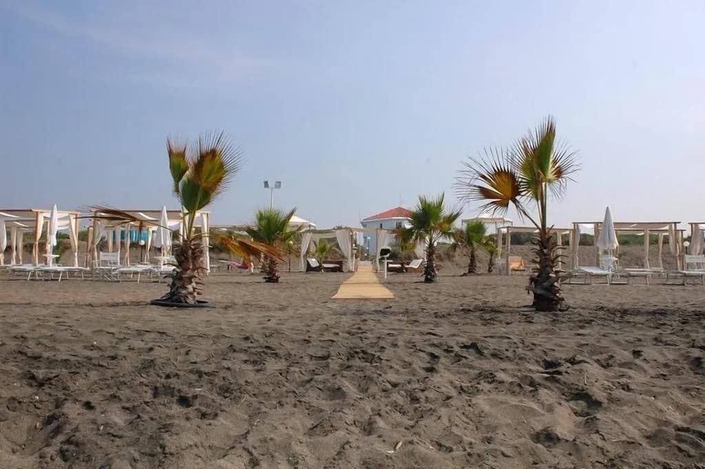Beach, Domizia Palace Hotel, Naples