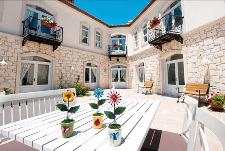 General view, Triangulo Hotel, Izmir