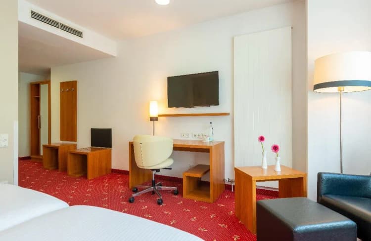 DOUBLE SUPERIOR Room, Leonardo Hotel Berlin KU’DAMM, Berlin