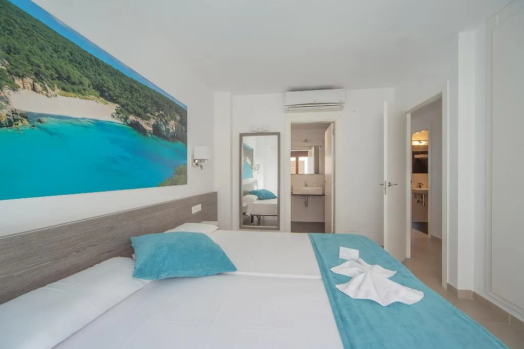 APARTMENT CAPACITY 6 THREE BEDROOM Room, Caprice Skyline Aparthotel, Menorca