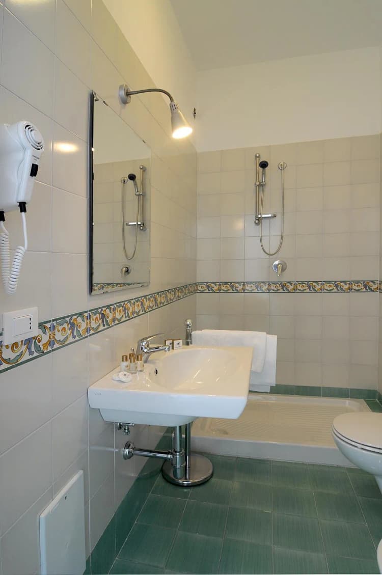 APARTMENT CAPACITY 2 ONE BEDROOM Room, Residence Due Torri, Naples