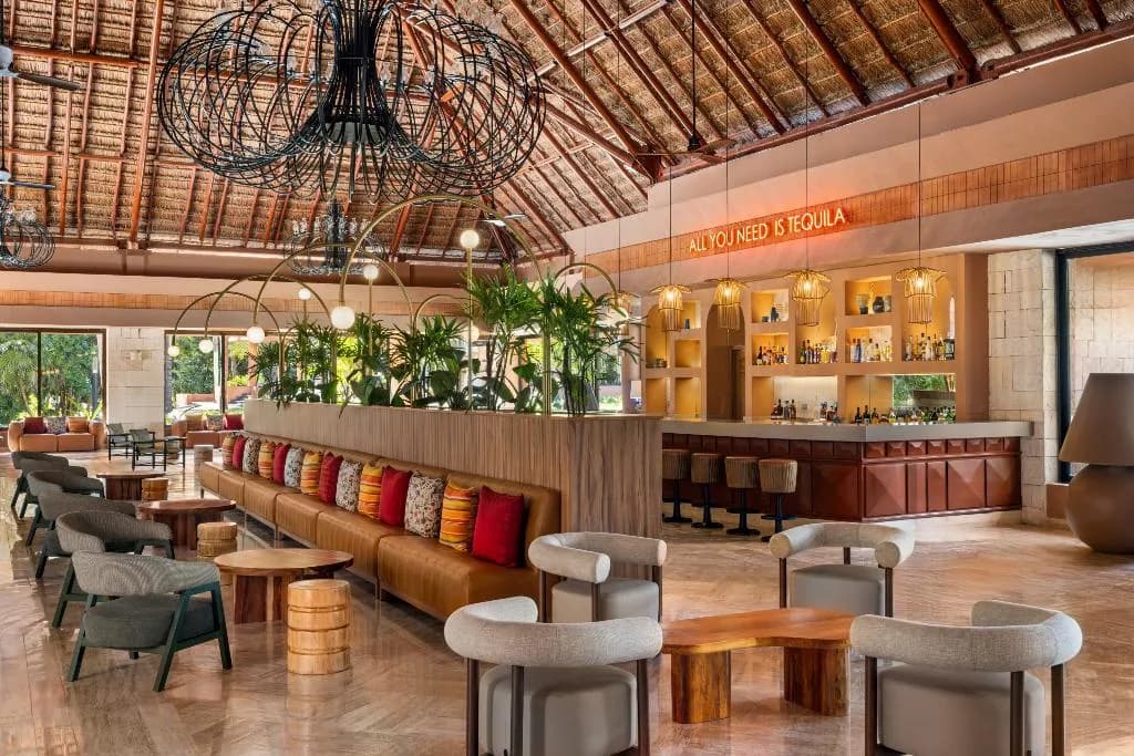 Bar, Bahía Príncipe Escape Tequila, Cancun Area
