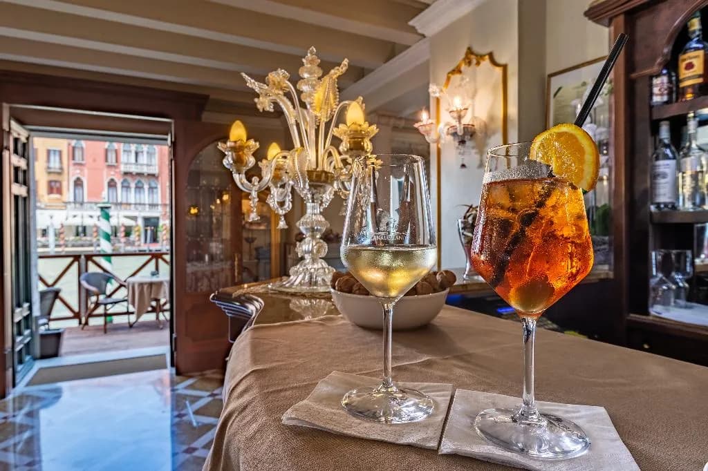Bar, Canal Grande, Venice