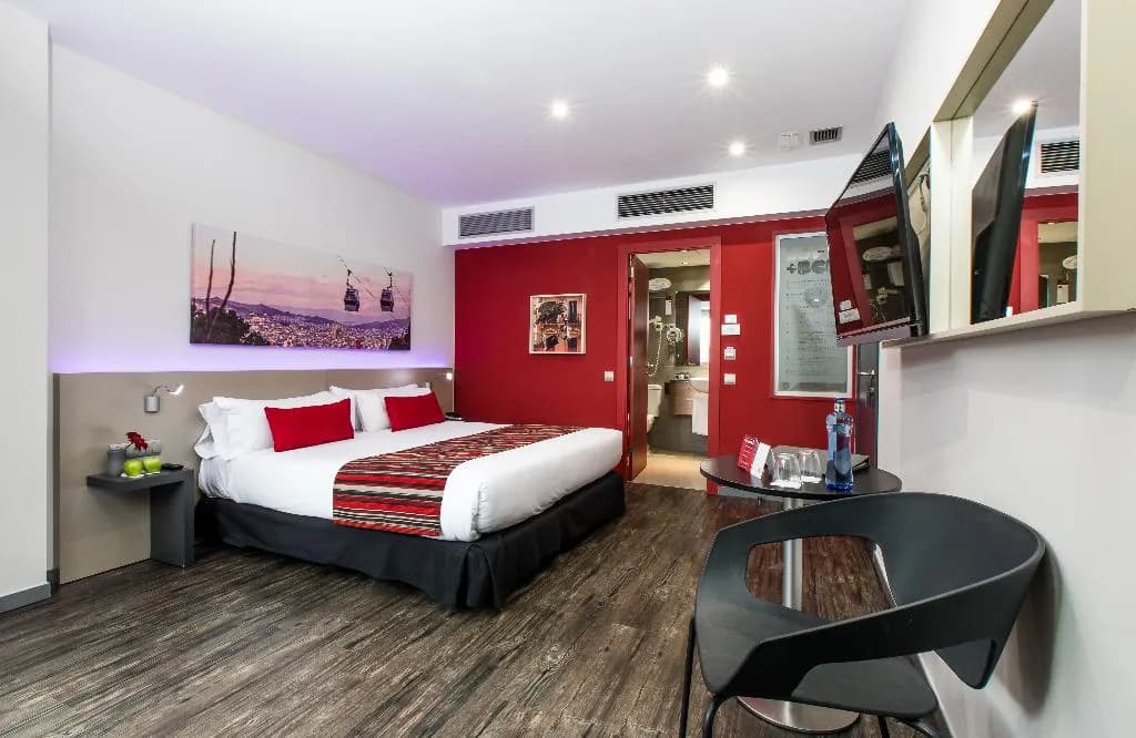 DOUBLE DELUXE WITH BALCONY Room, Leonardo Boutique Hotel Barcelona Sagrada Familia, Barcelona