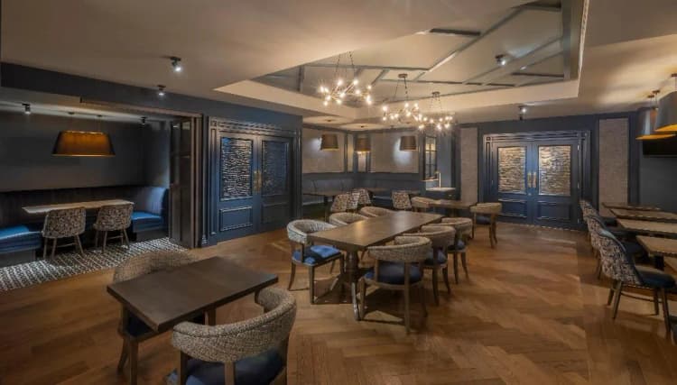 Bar, Bracken Court Hotel, Dublin