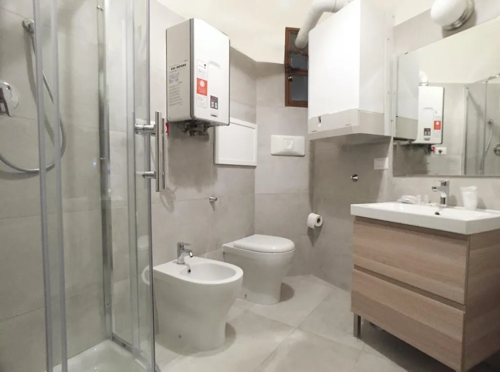 Double or Twin ECONOMY Room, Piazza Bovio 22, Naples