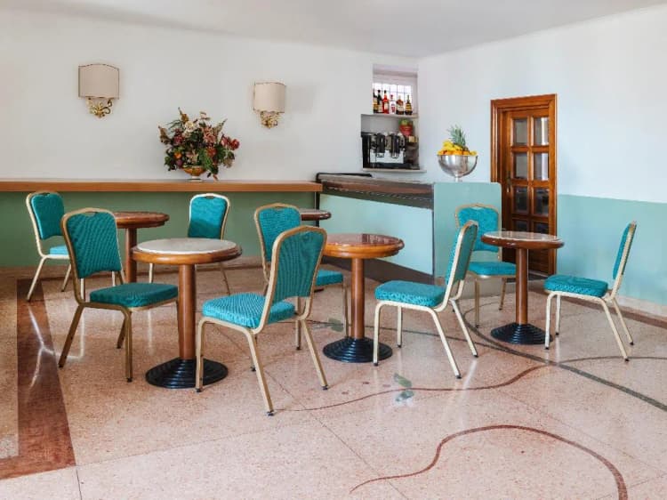 Lobby, Riviera, Rome