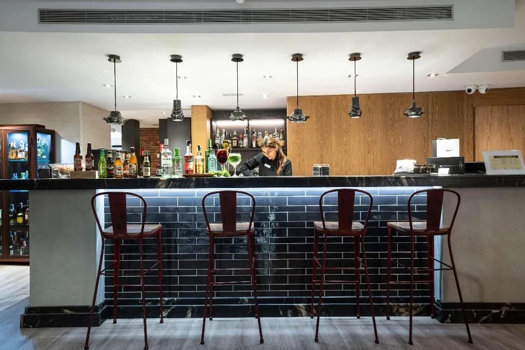 Bar, Catalonia Born, Barcelona