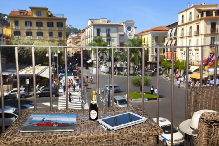 General view, Piazza Tasso B B, Naples