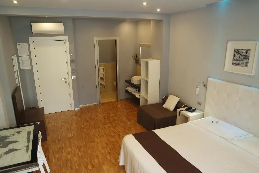 Double or Twin STANDARD Room, Orcagna, Florence