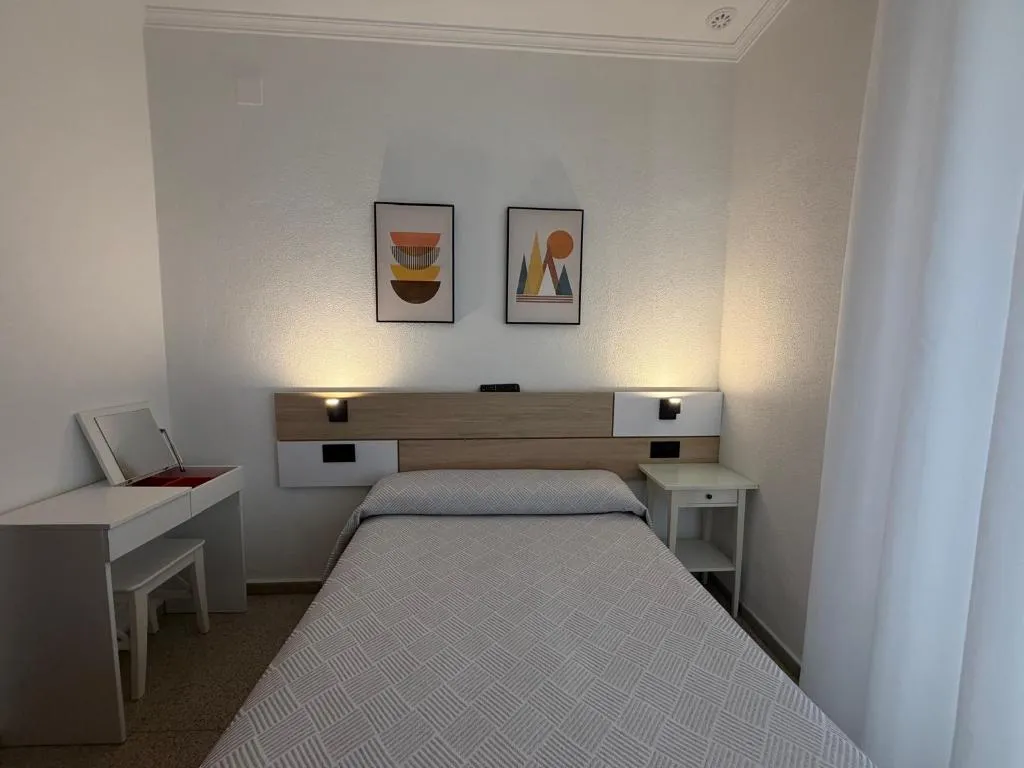 DOUBLE WITH BALCONY Room, Hostal Bahía, Costa De La Luz