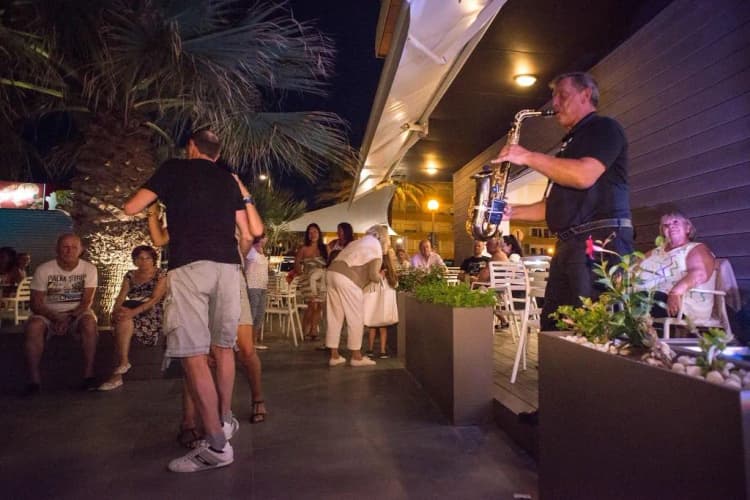 Bar, Montecarlo, Costa Brava